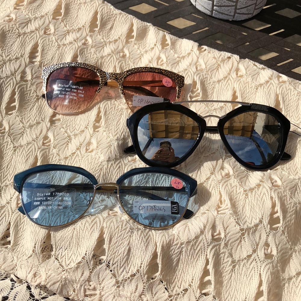 LOT OF 3 FOSTER GRANT SUNGLASSES ONE AND ONLYS